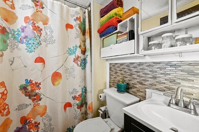 38 Elmwood Ave, Lowell, MA 01850 - photo 5