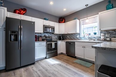 3 Stanley St, Old Orchard Beach, ME 04064 - photo 4