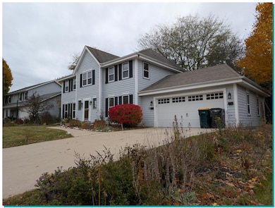 1014 cottonwood dr west bend wi 59035__5