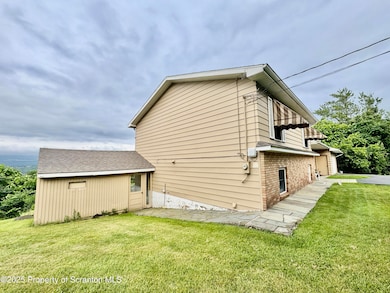 135 8th St, Blakely, PA 18447 - photo 7