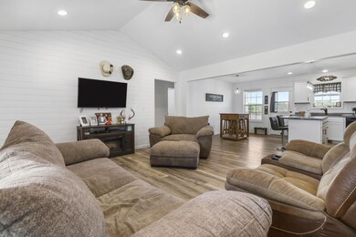 187 Leighs Way, Reeds Spring, MO 65737 - photo 7