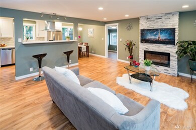 903 Center Rd, Everett, WA 98204 - photo 2