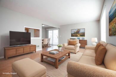 5222-Dierker_004 - Living Room - Standar