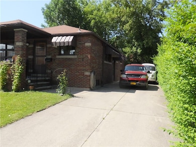 1216 Haeberle Ave, Niagara Falls, NY 14301 - photo 2