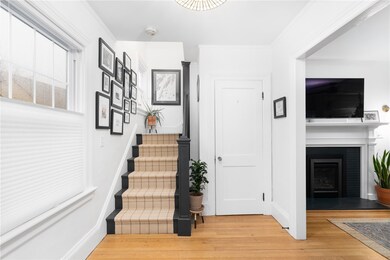 1090 Narragansett Blvd, Cranston, RI 02905 - photo 3