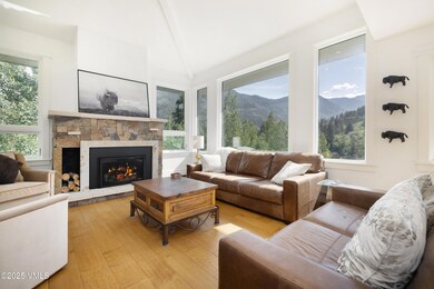 2507_5174_main_gore_dr_interior_living_a