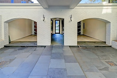 85 Legend Ln, Houston, TX 77024 - photo 4