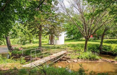 414 N Elm Creek, Cushing, OK 74023 - photo 2