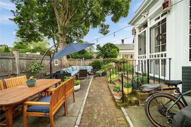 43 Poplar St, Newport, RI 02840 - photo 2