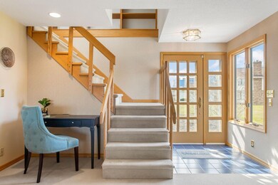63-web-or-mls-1327 bayview Dr, Holland-2