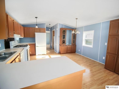 1800 SW 11th St, Lincoln, NE 68522 - photo 5