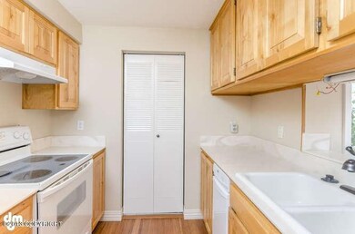3284 Montpelier Ct Anchorage-small-002-K