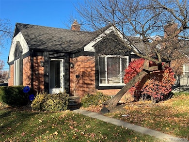 1678 Taunton Rd, Birmingham, MI 48009 - photo 2