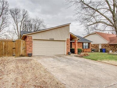 1305 S 31st St, Broken Arrow, OK 74014 - photo 2
