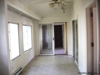 20105 Curry Rd unit 2, Schenectady, NY - photo 3