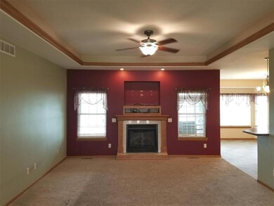 6721 Hoover Trail Rd SW, Cedar Rapids, IA 52404 - photo 3