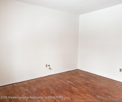 1310 Mark Twain Dr, Lansing, MI 48911 - photo 3