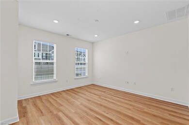 4918 Breck Ln, Chesapeake, VA 23321 - photo 6