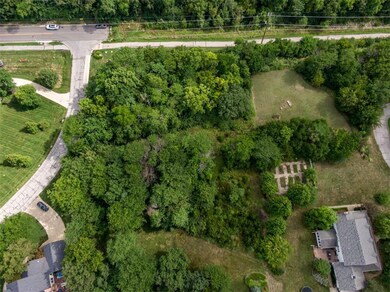 9032 Redbud Ln, Lenexa, KS 66220 - photo 5