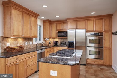 8803 Fox Hills Trail, Potomac, MD 20854 - photo 3