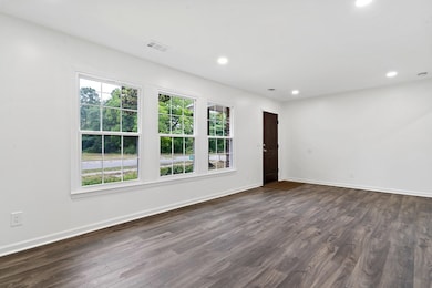 413 Floyd St, Sandersville, GA 31082 - photo 7