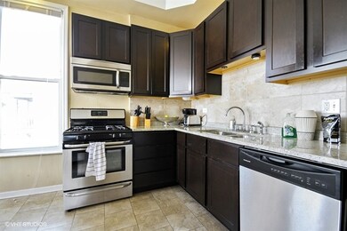 1138 W Addison St, Chicago, IL 60613 - photo 2