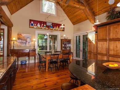 966 E Clubhouse Road - Interior - Dining Area & Ki