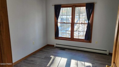 159 Mockingbird Ct, Bushkill, PA 18324 - photo 5