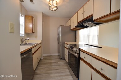 105 Creekview Dr, Jacksonville, NC 28540 - photo 5