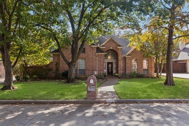 1625 Oak Creek Dr, Hurst, TX 76054 - photo 4