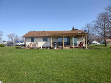 2390 E Bay Ridge Dr, Au Gres, MI 48703 - photo 2