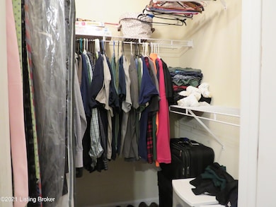 111 Savannah Dawn Ct, Mount Washington, KY 40047 - photo 5