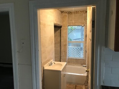 122 Canterbury St, Worcester, MA 01603 - photo 4