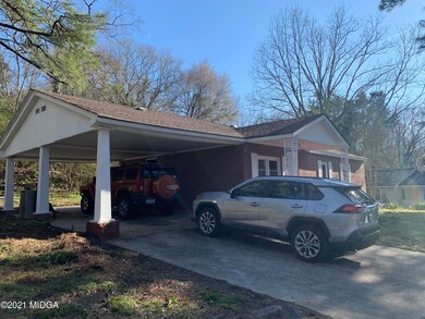 Log Cabin big carport