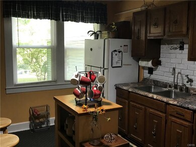 ... and plenty of natural light. All appliances ar