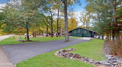 107 S Pond Cir, Dingmans Ferry, PA 18328 - photo 5