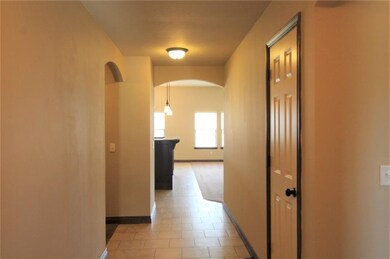 4407 Hawk Owl Dr, Norman, OK 73072 - photo 2