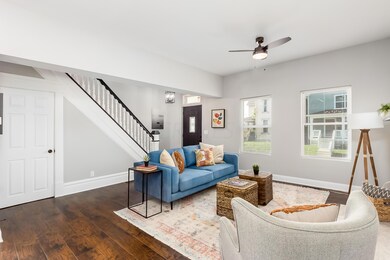 T 756 Stewart Ave00010