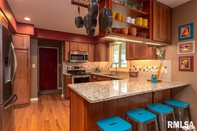 2512 Olympia Dr, Bettendorf, IA 52722 - photo 2