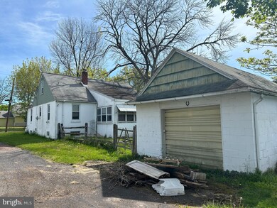 24 Columbia Ave, Hatfield, PA 19440 - photo 2