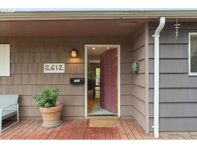 2612 SW Moss St, Portland, OR 97219 - photo 3