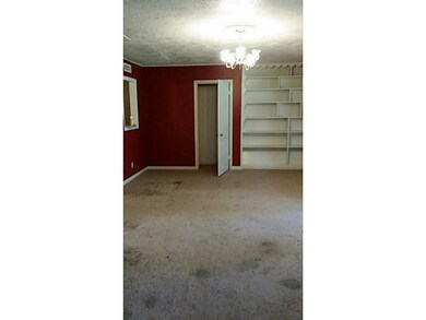 Dining Room. Could be Den/Dining Combo