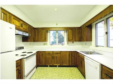 21 Admiral Kalbfus Rd, Newport, RI 02840 - photo 3