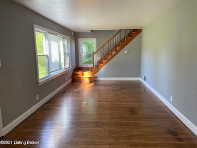 5913 E Manslick Rd, Louisville, KY 40219 - photo 2