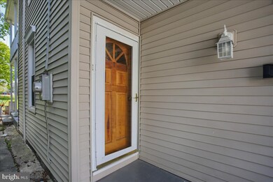 122 E Locust St, Mechanicsburg, PA 17055 - photo 3