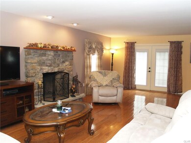 4659 Ash Dr, Nazareth, PA 18064 - photo 2