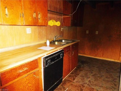 5237 Tree House Ln, Asheboro, NC 27205 - photo 7