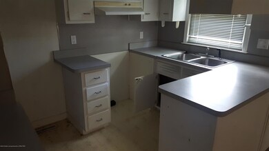 2106 Reo Rd, Lansing, MI 48910 - photo 6