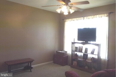 102 Ranson Estates Cir, Ranson, WV 25438 - photo 4