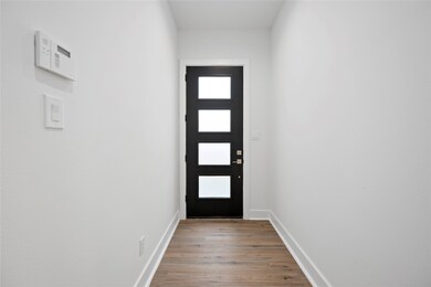 3504 Caplin St unit B, Houston, TX 77026 - photo 3